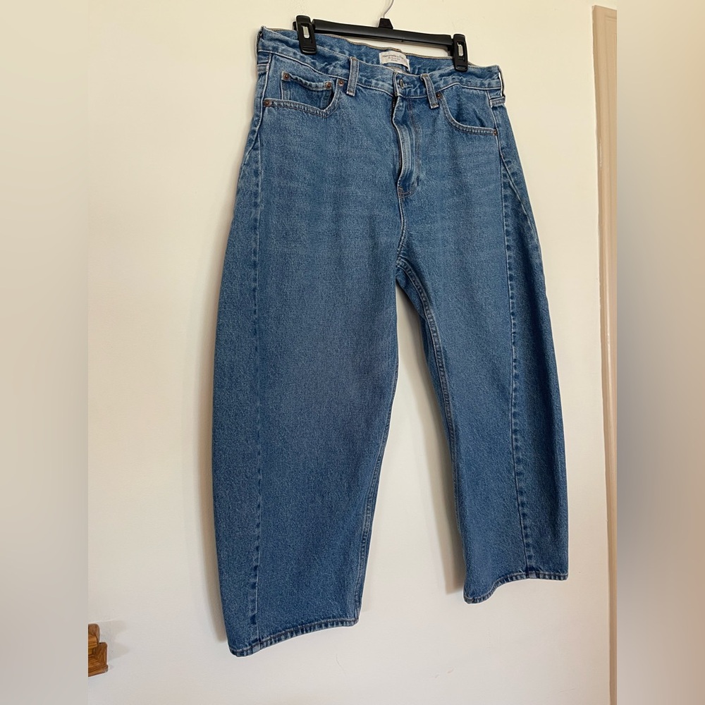 Abercrombie and Fitch Barrel Mid Rise Women's Jeans Curve Love size 31 12 short